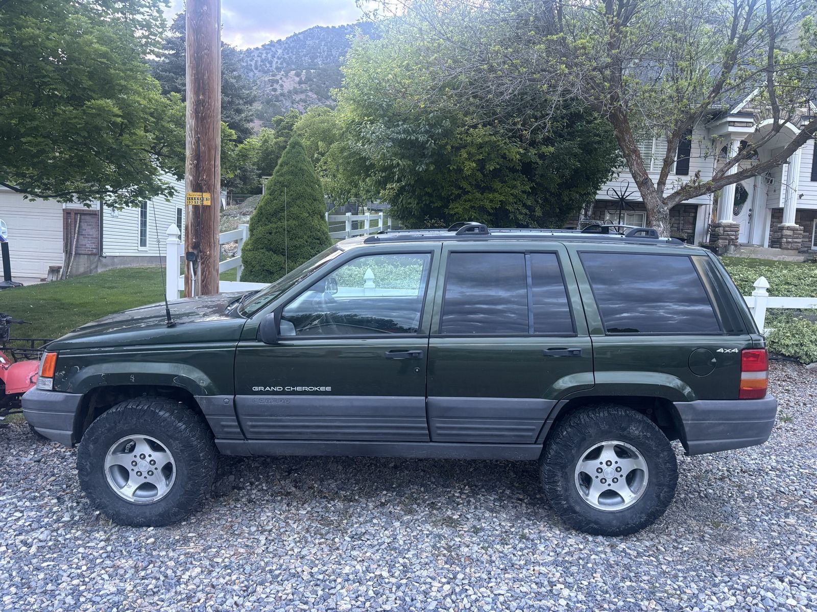97 Jeep Grand Cherokee Laredo