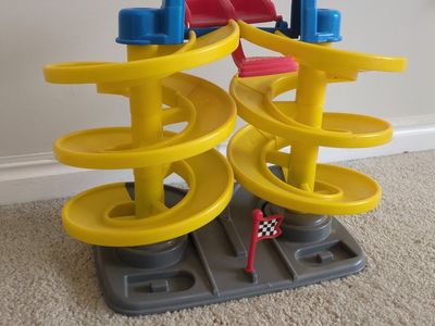 Fisher-Price spiral speedway race track 1996