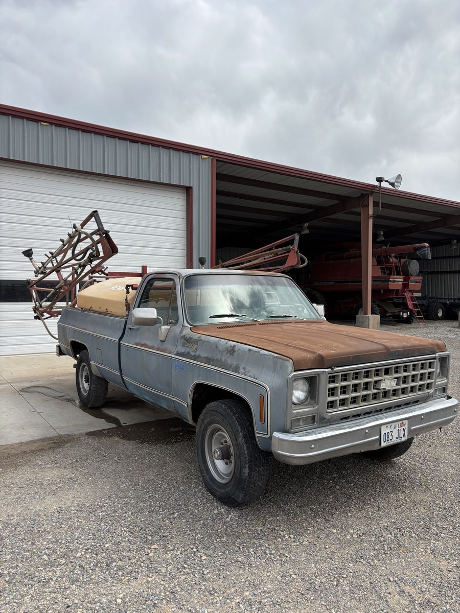 Sprayer and truck