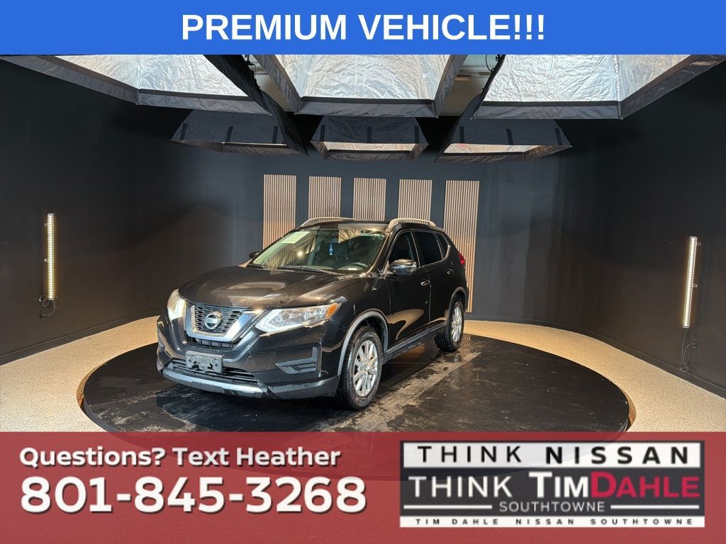 2017 NISSAN ROGUE SV