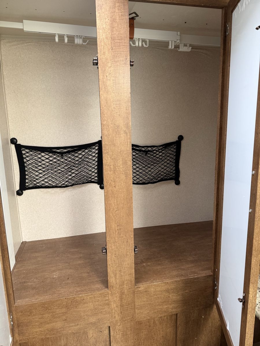 Main image 7