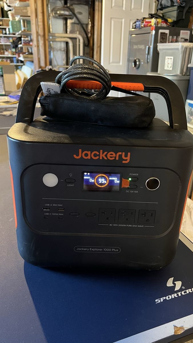 Jackery Solar Generator 1000 plus