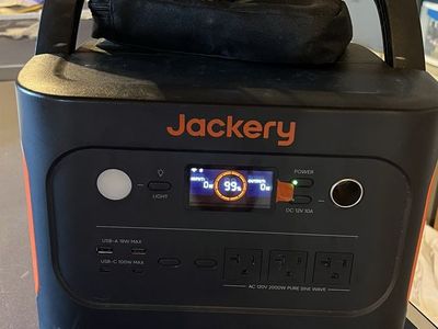 Jackery Solar Generator 1000 plus