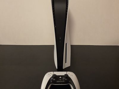 Super clean PS5 Disc console + 1TB extra storage (Samsung SSD)