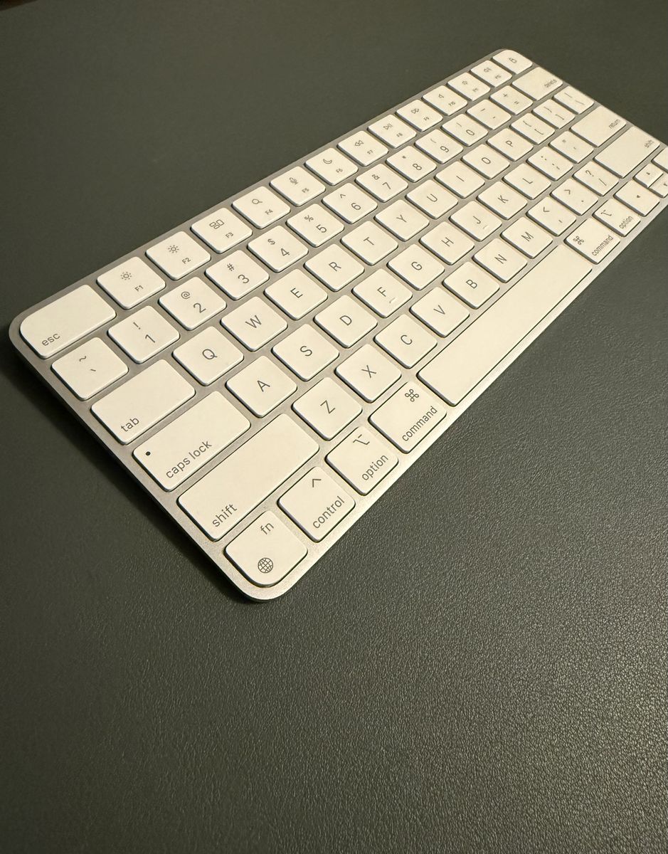 Apple Magic Wireless keyboard A2450