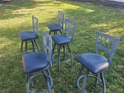 Bar stool