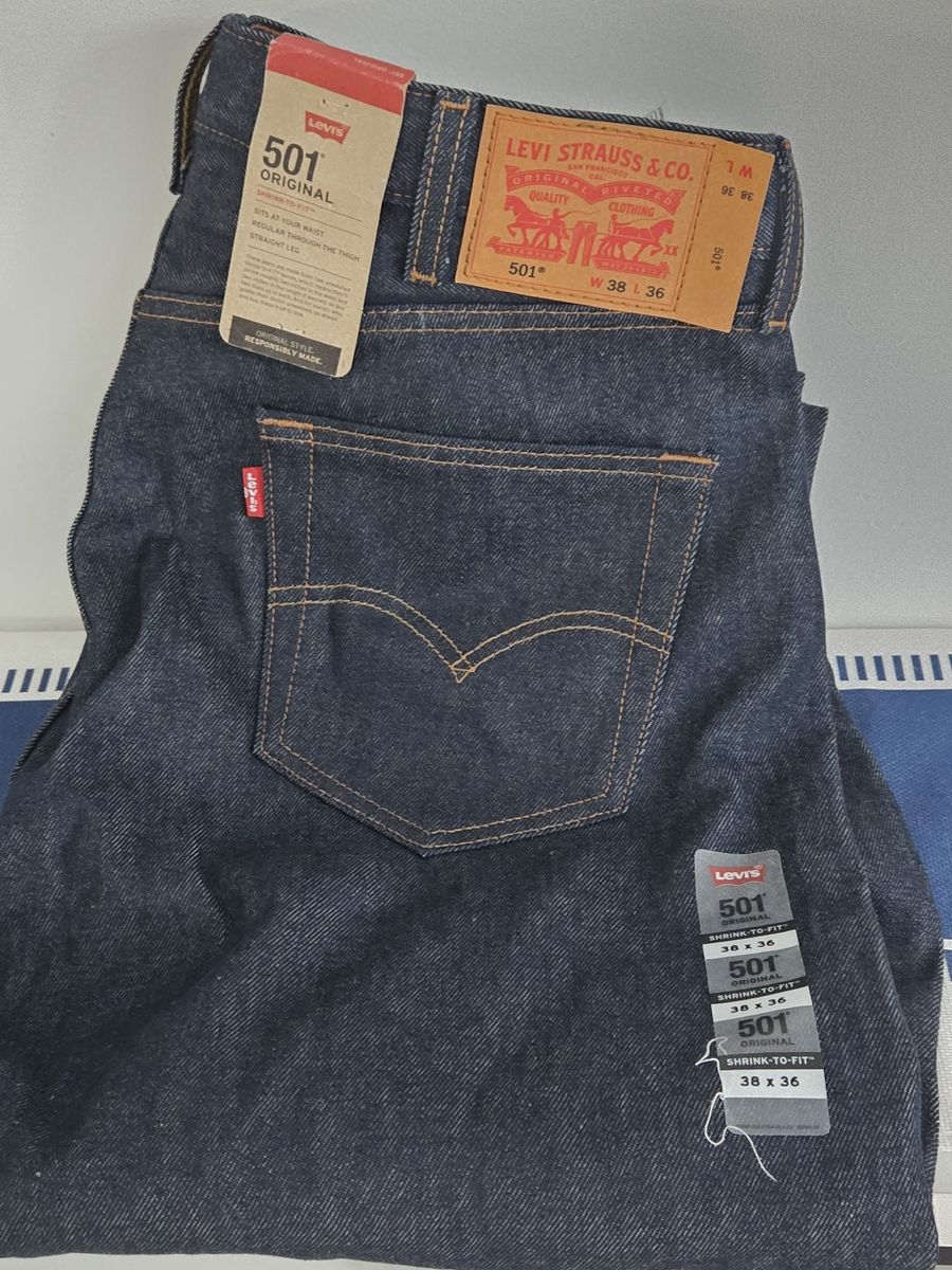 NEW PAIR of Levi's Levi's 501 Original Shrink-to-Fit Jeans