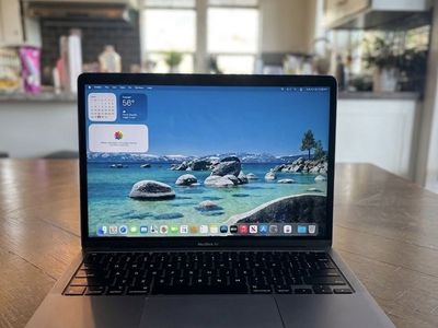 LIKE NEW M1 MacBook Air 2020