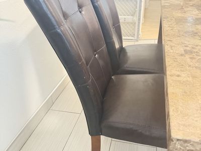 TSet of 4 Dark Brown Tufted Faux Leather Dining Chairs