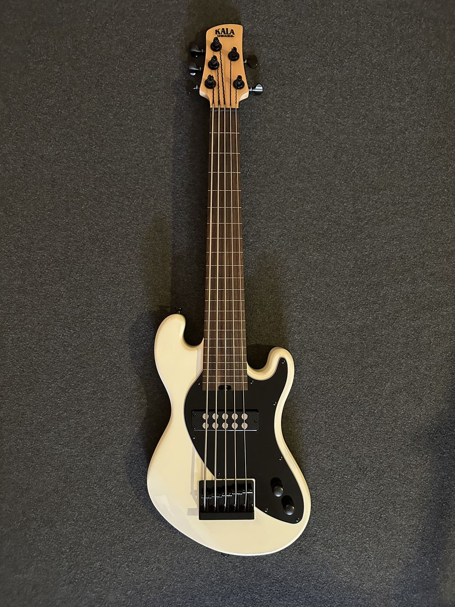 Kala Fretless U-Bass 5 String