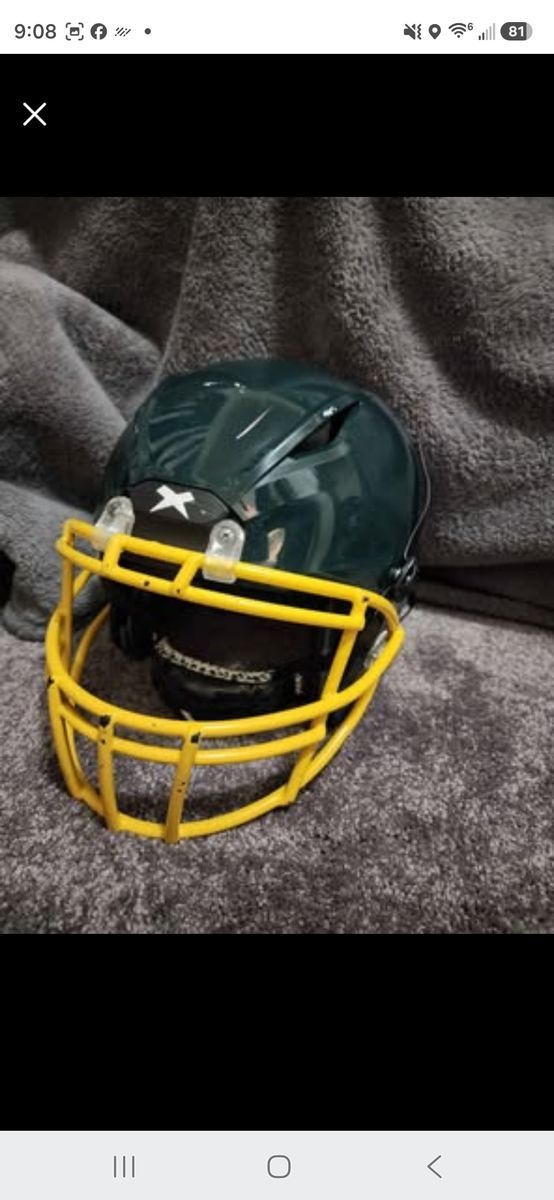 Men's Football Gear: Excellent condition (some brand new)