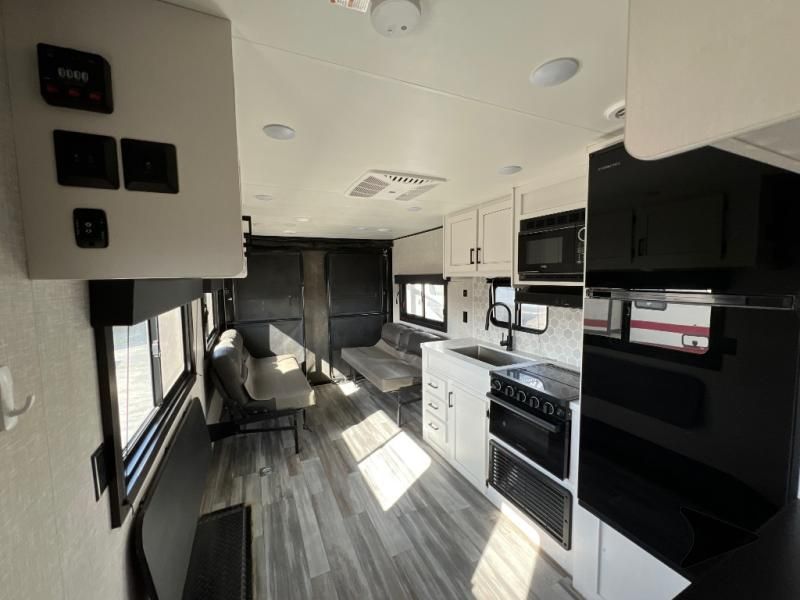 Main image 10