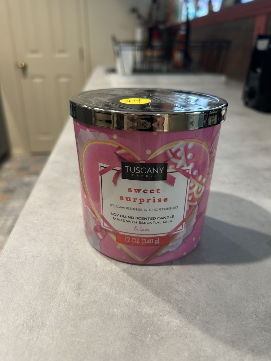 NEW Tuscany Sweet Surprise Soy 3 wick candle