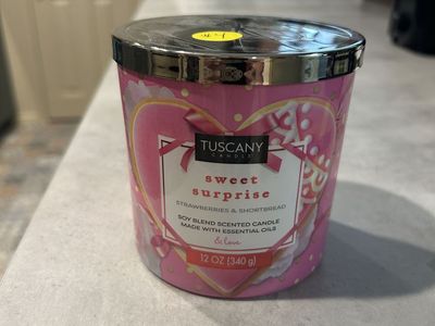 NEW Tuscany Sweet Surprise Soy 3 wick candle