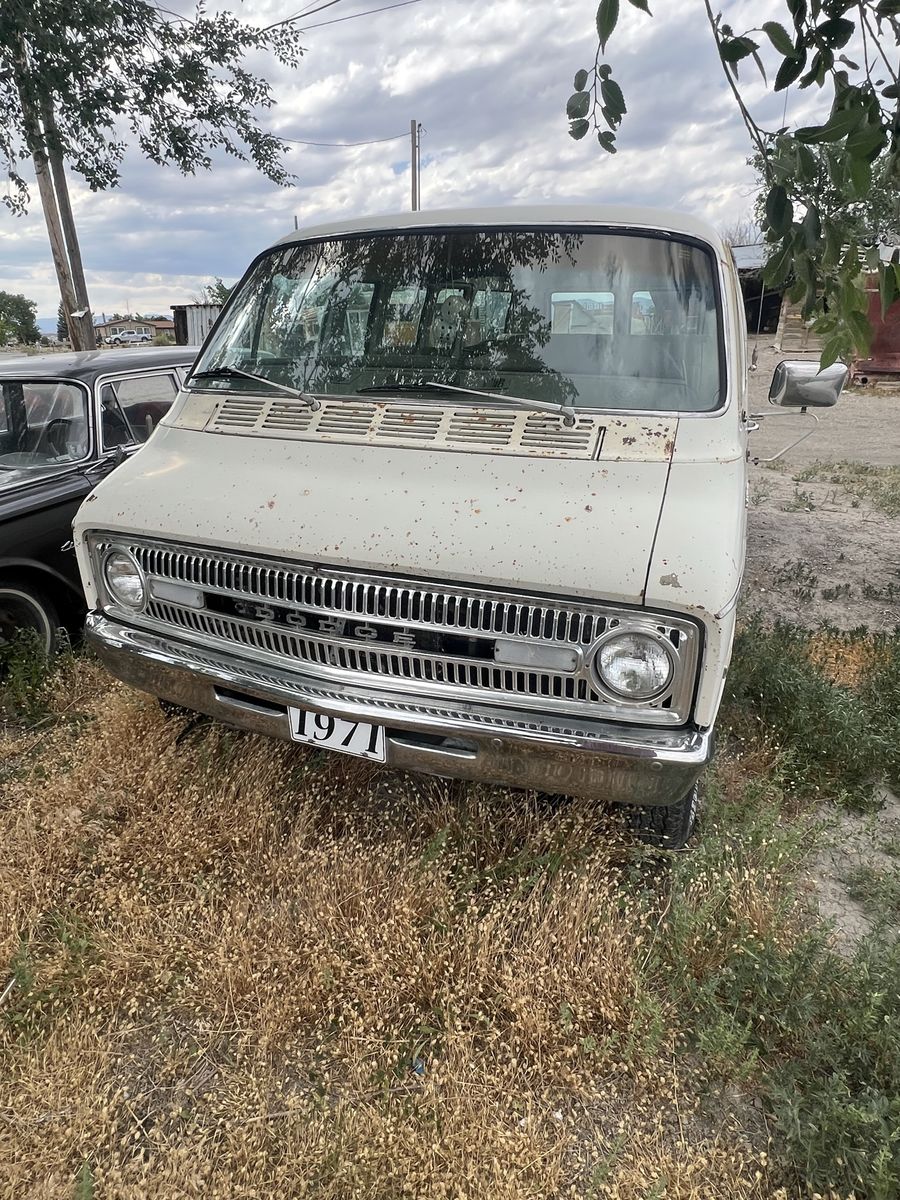 1971 Dodge B Series Van/Wagon 