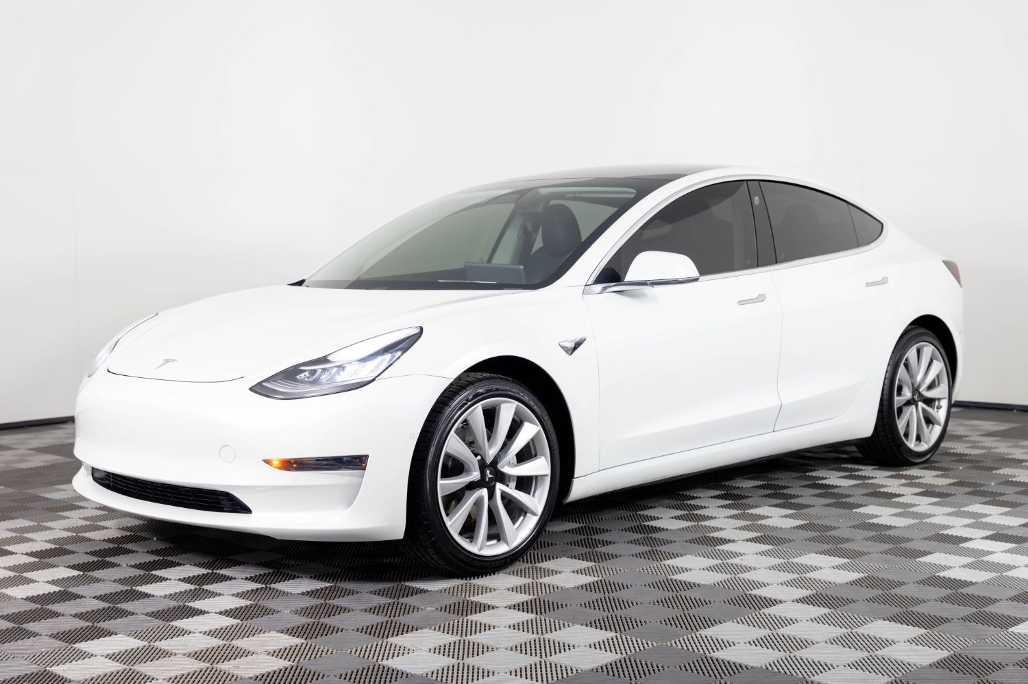 2019 Tesla Model 3 Standard Range Plus