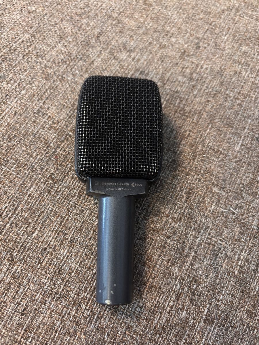 Sennheiser A609 Dynamic Guitar Microphone
