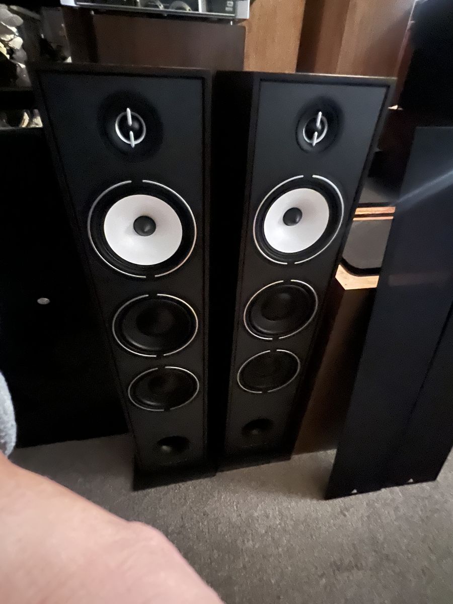 Triangle BRO -8 Speakers