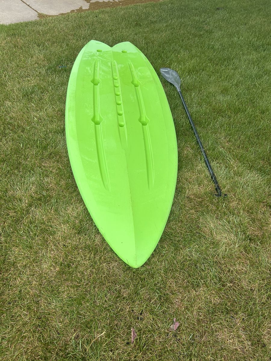 Lifetime paddle board, fins, and adjustable paddle