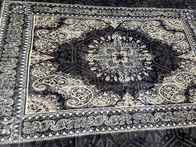 Brand new Area rug 6'6" x 9'10"