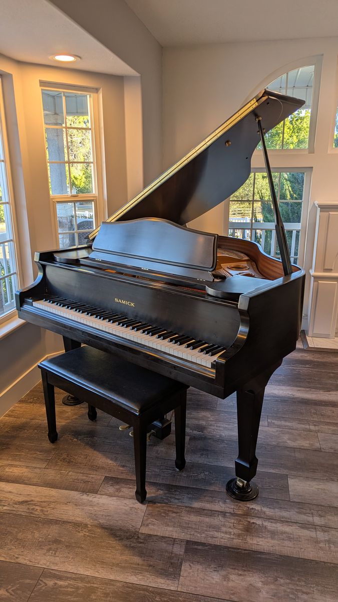 Samick SIG-50D 4'11" Baby Grand Piano – Satin Ebony – Excellent Condition