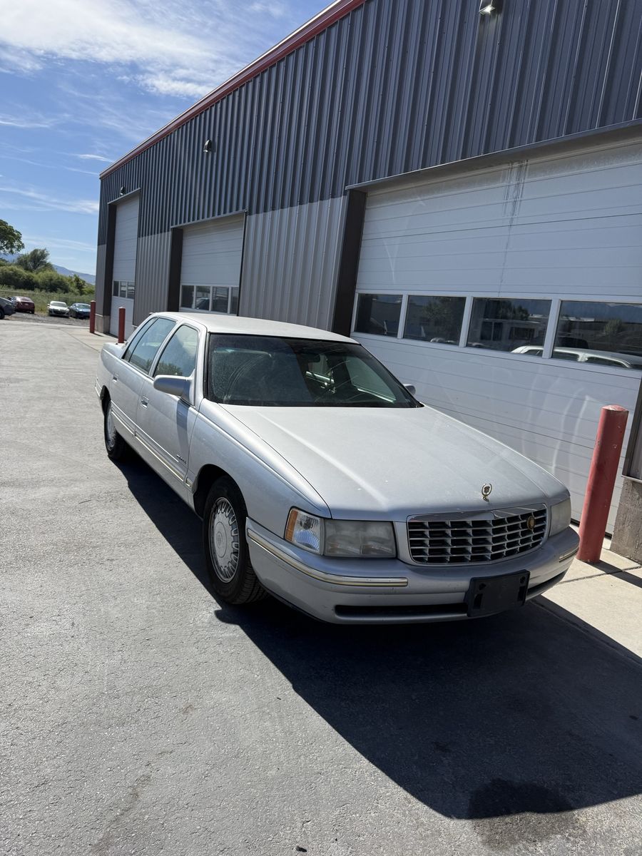 1999 Cadillac DeVille D'elegance