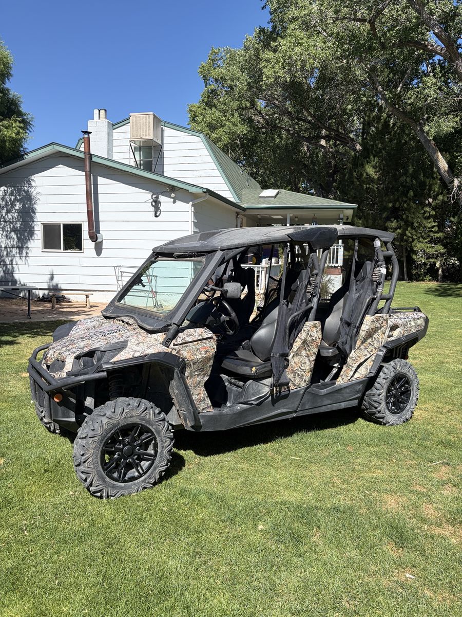 2014 Can-Am Commander Max XT