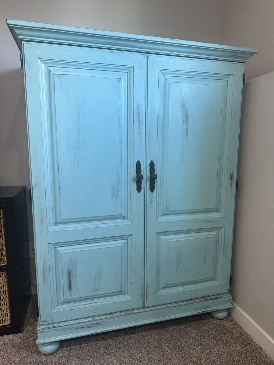 Wooden computer/TV Armoire 