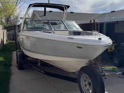 2020 Chaparral 21SSI open Bow Boat