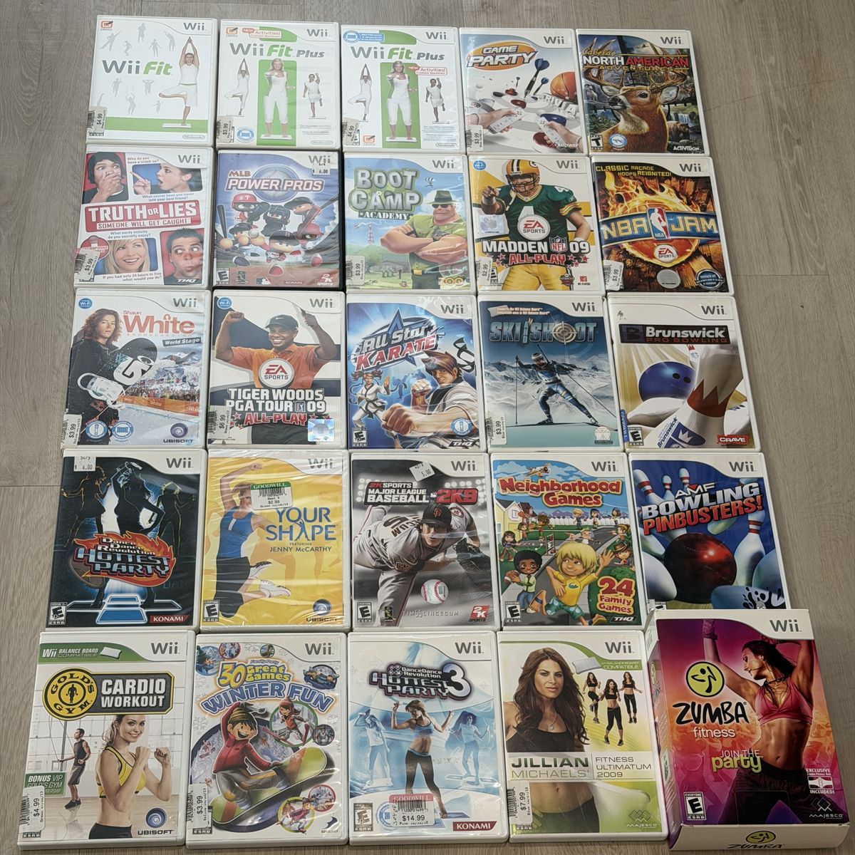 Nintendo Wii Game Lot 25 Zumba Fitness w Belt Wii