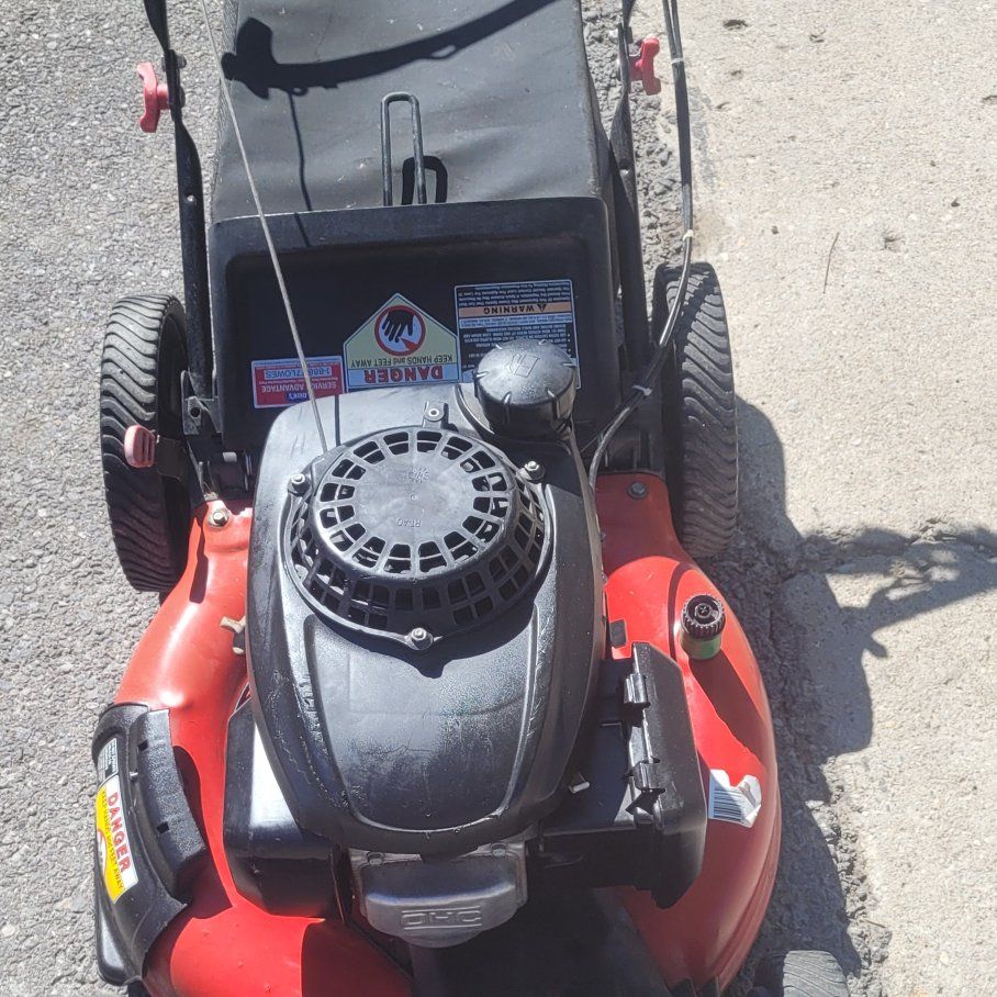 Troy bilt lawnmower 22"cut 6.75 hp