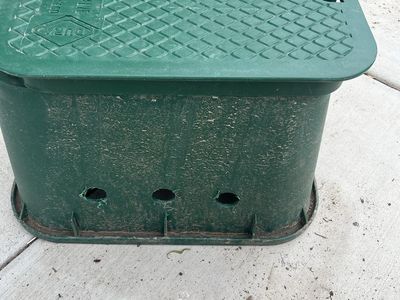 Sprinkler valve box
