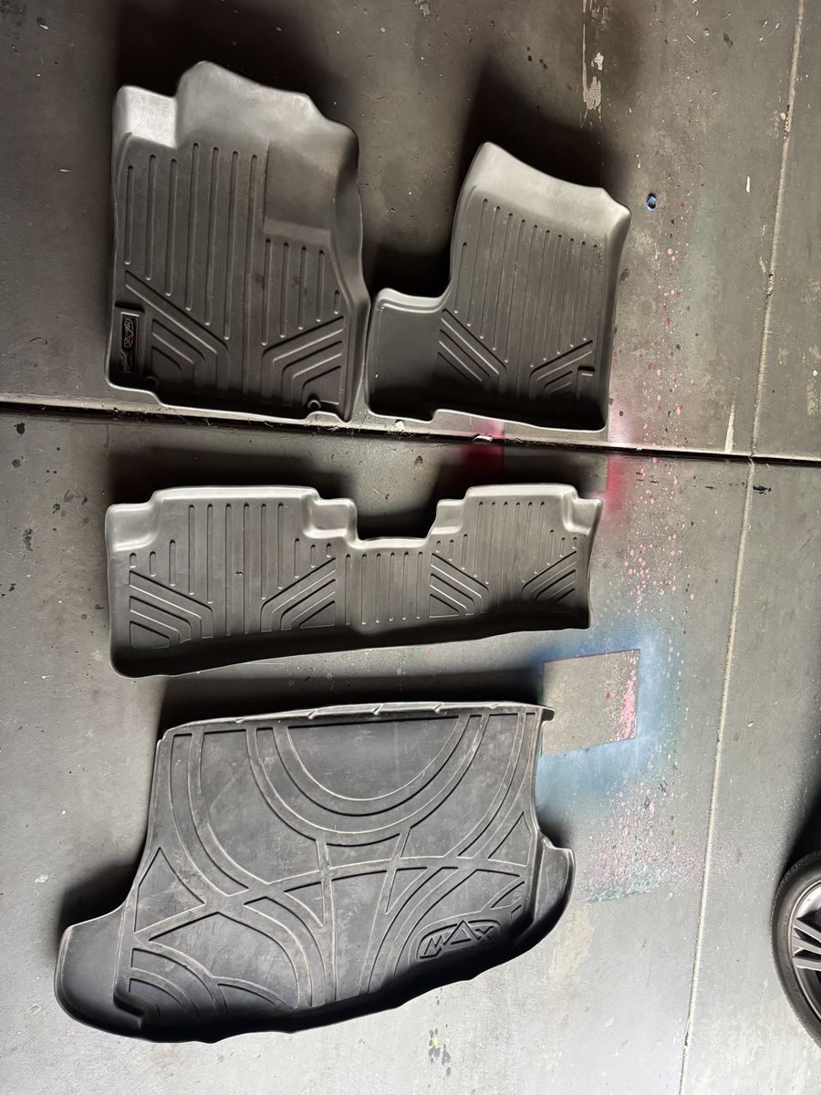 CRV MAX FloorLiners Car Mats - Custom Fit