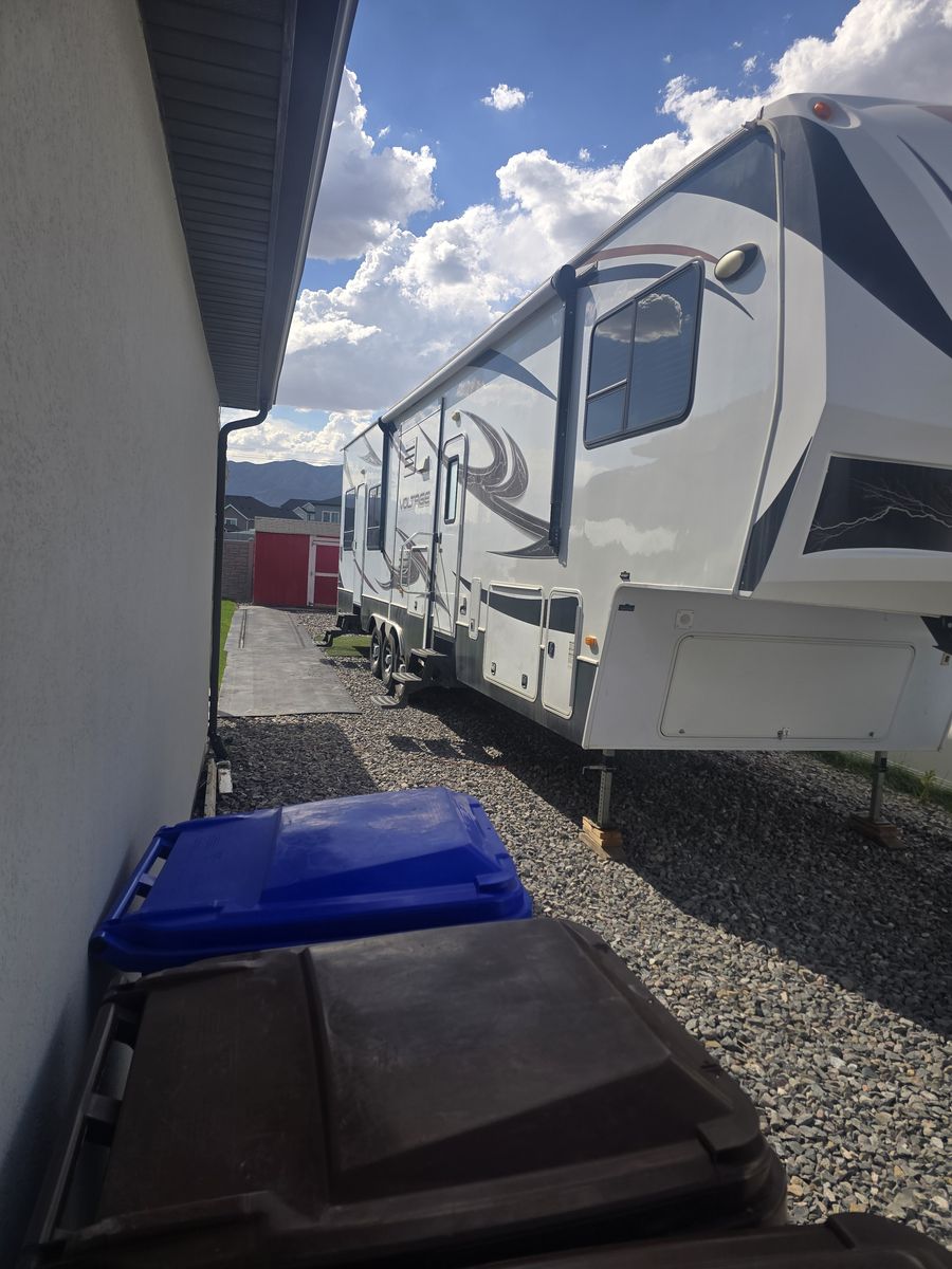 2012 voltage toyhauler 3905