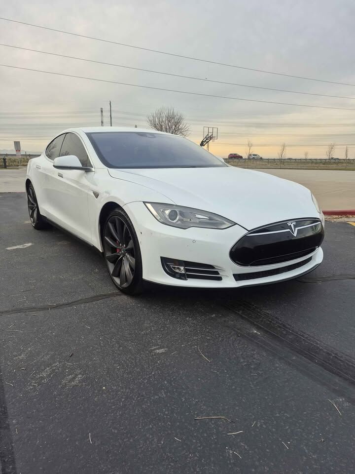 2014 TESLA MODEL S P85