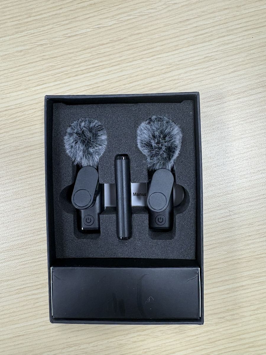 Wireless Lavalier Microphone for iPhone and Android