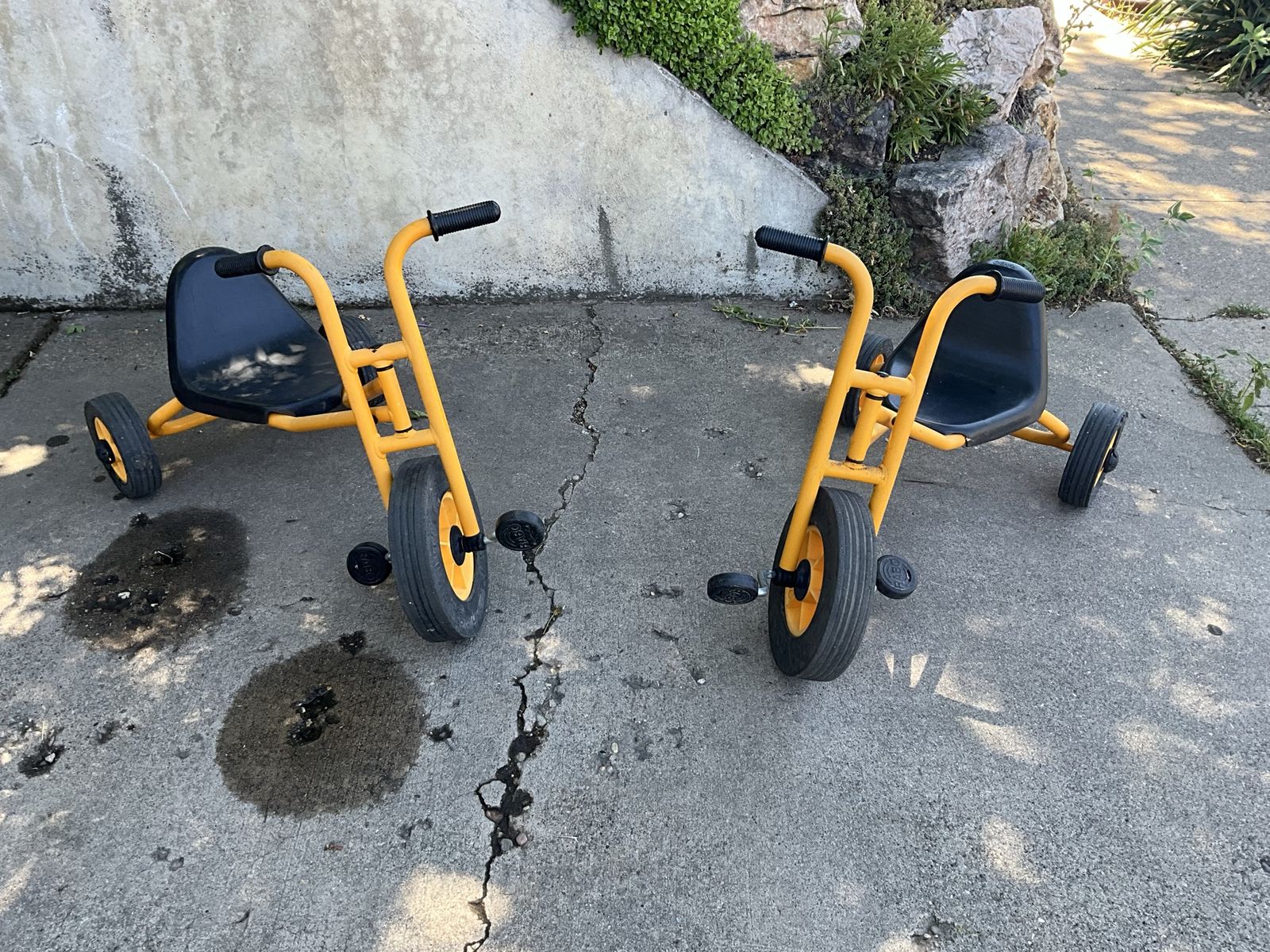 Rabo Yellow Pedal tricycles, Set of 2 Kids Ride-On Toys with Black Seats