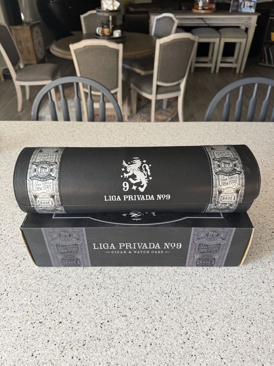 Liga Privada #9 Watch and cigar case