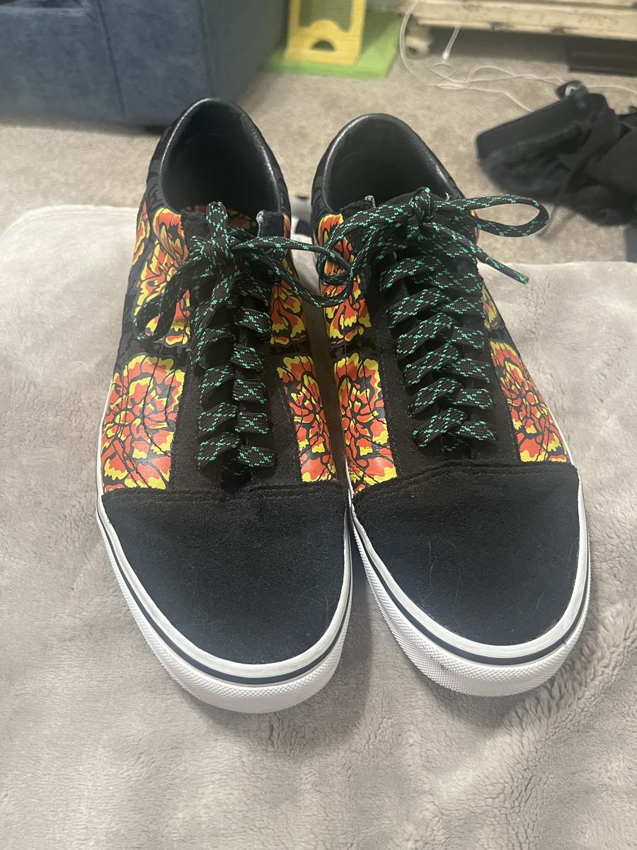 Vans Old Skool Black Floral Sneakers - Men's/Unisex Casual Shoes with Green Laces, Size 10.5