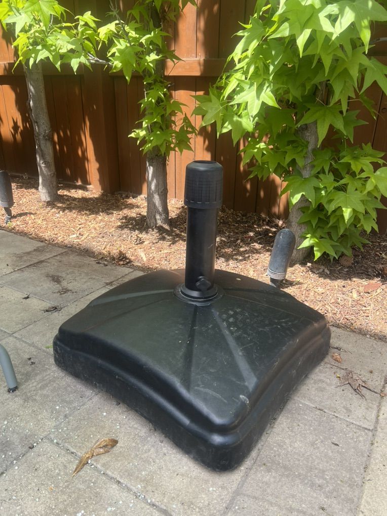 Umbrella Stand With Wheels