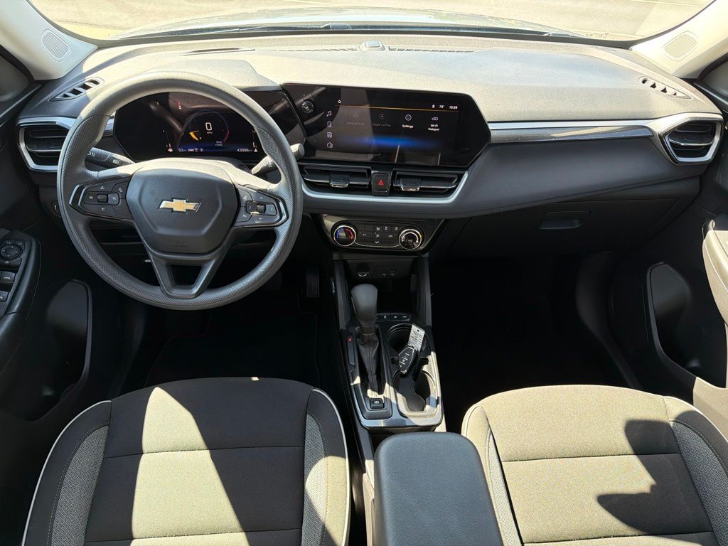 Main image 11
