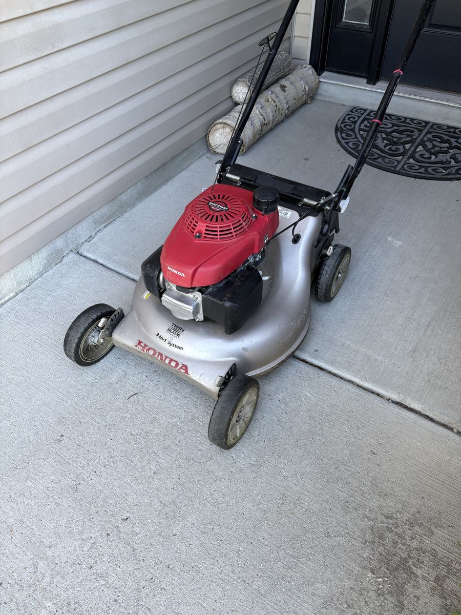 Honda HRR216 Lawn Mower