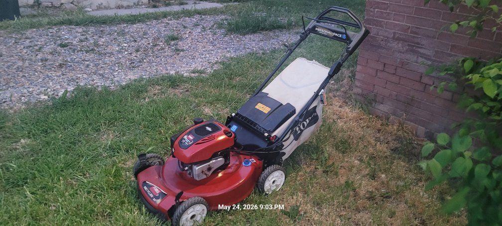 Toro lawn mower self propelled good working.
