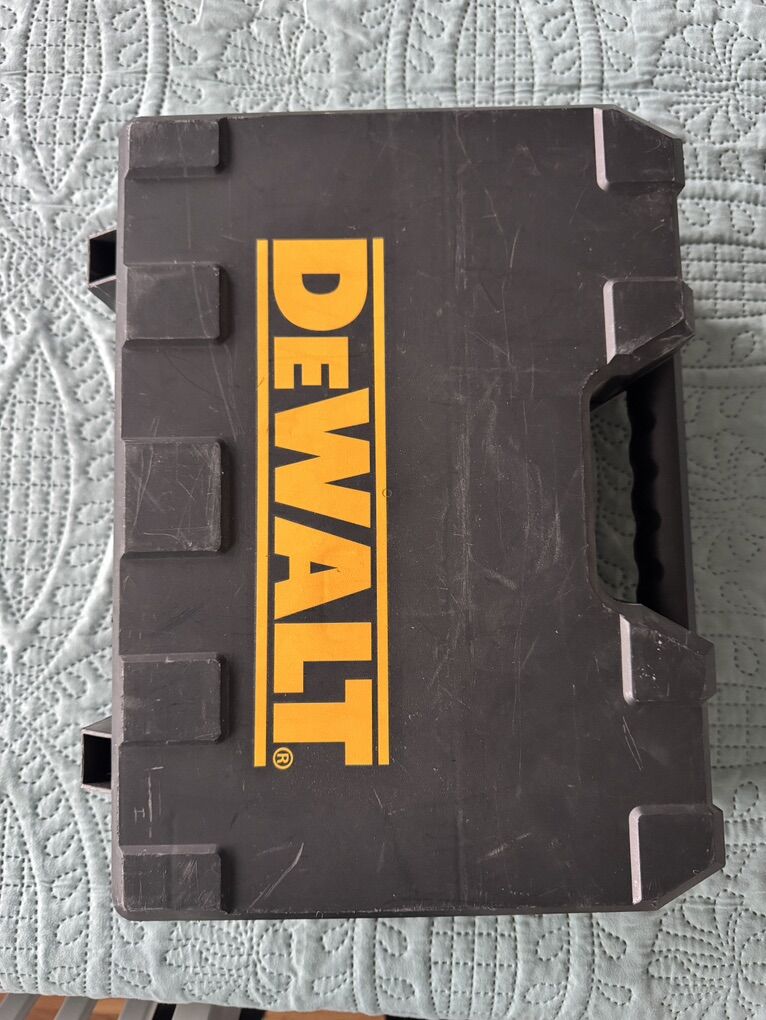 Dewalt Cordless Drill Set