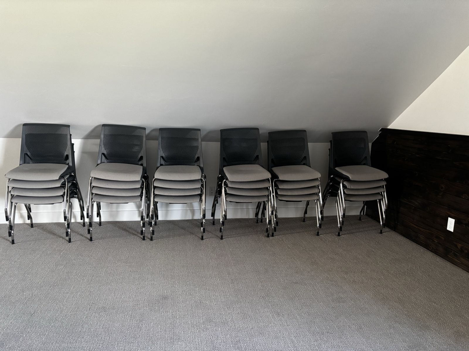Set of 24 Modern Stackable Office/Guest Chairs - Grey Fabric & Black Mesh