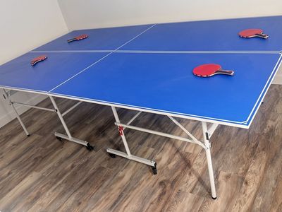 Ping Pong Table with 4 Ping Pong Paddles Set