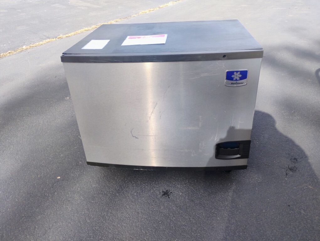 Manitowoc Ice Machine 900 Lb