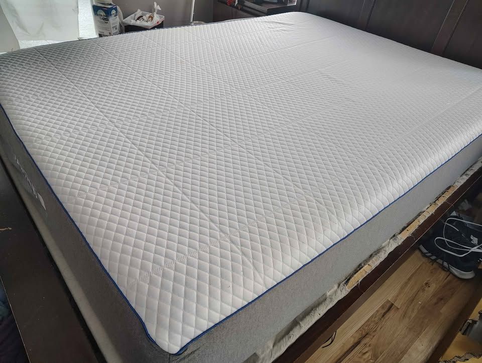 Nectar queen mattress for sale no pets no smoke