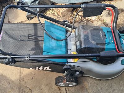 Makita LXT 18" cordless lawn mower 36v (18v x2)