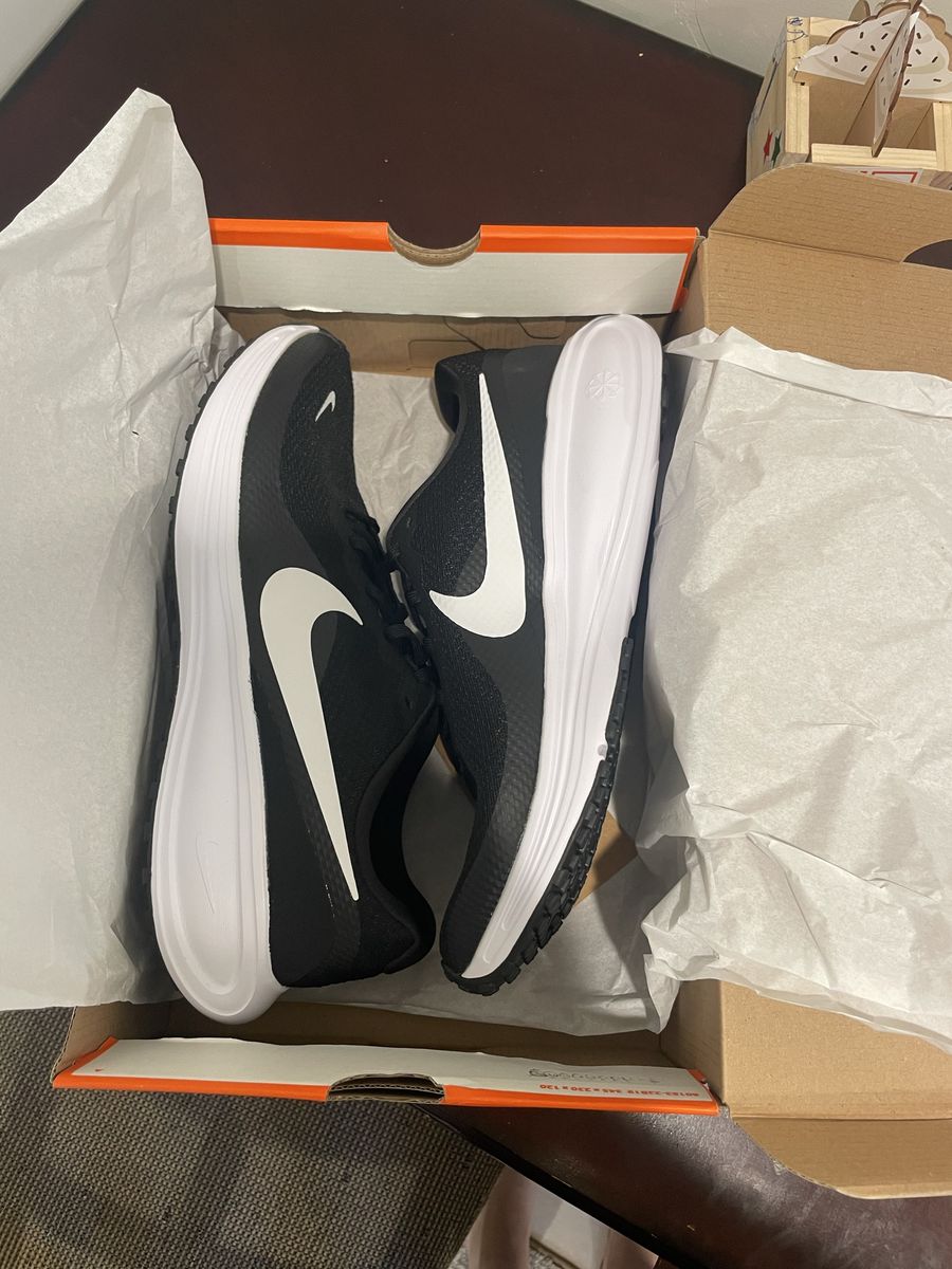 Nike Running Shoes Men size 11.5